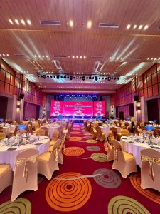 Hội trường bàn tiệc và sân khấu LED Hội nghị tri ân khách hàng 2026 BAKVN