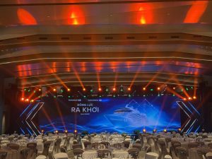 Sân khấu màn hình LED và ánh sáng Gala Dinner Động Lực Ra Khơi Techcomlife